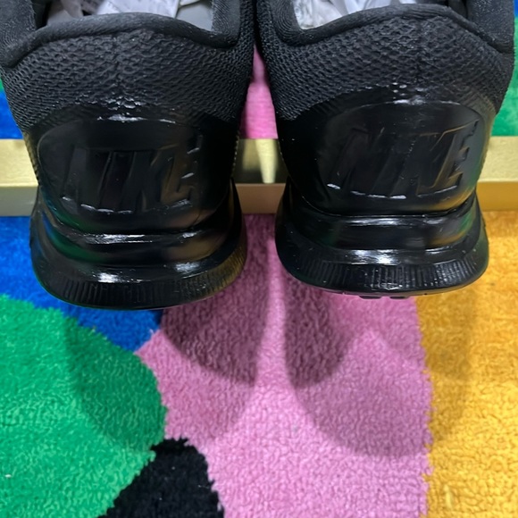 Black custom made Nike for men they were plain white but it was time for change - Picture 5 of 5